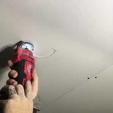 [Quick Demo] Milwaukee 2627-20, M18 Cut Out Tool