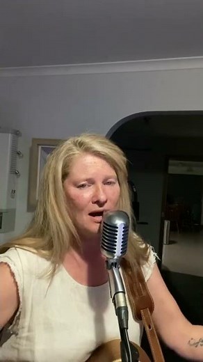 “ That Girl” Jennifer Nettles