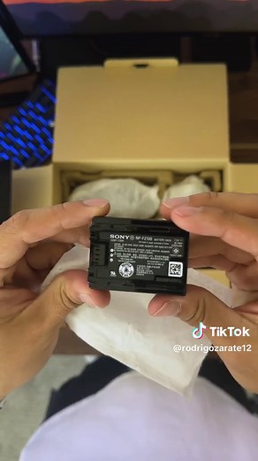 Unboxing time! Let me introduce all of you to my new camera 📸 the Sony A7iv 🔥. With this new gear I’m looking forward to level up my content. I’m excited to try this new toy 😮‍💨 Stay tuned to see the amazing shots I’ll bring to the page with this new 📸 👀🙌🏽 . . . . . . . . . #sony #sonyalpha #sonya7iv #tech #unboxing #foryou #foryoupage #videography #techtok #contentcreator #sonya7ivunboxing #techunboxing