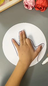 Use your palms to draw interesting and creative children's paintings with your children. • Now it's your turn! 💥 • Create and mention me in your story/post. 🫰🏻 • Subscribe to my YouTube channel and show some love! ❤️ • Check out my Amazon shop for the best crafts products and gadgets! 🛒✨ #parentchildcraft #childrencraft #instagrowth #igreach #explore #diy #diycrafts #crafts #creativeart #paperartcreation #kidscrafts #kindergardenactivities #handmadediy #handicraft #artofcraft #kidsfun #funac