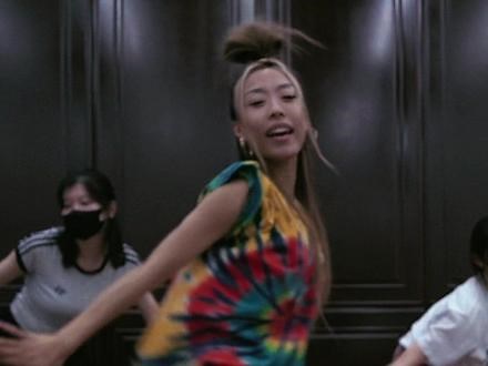 #raggae #dancehall #北京dancehall#老子用雷鬼唱山歌 #雷鬼 @国产阿发 我可太爱这首歌了～ 第一次用中文歌跳dancehall. - 抖音