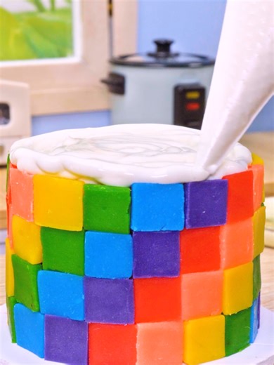 Decadent Mini Cake Decorating Tutorial