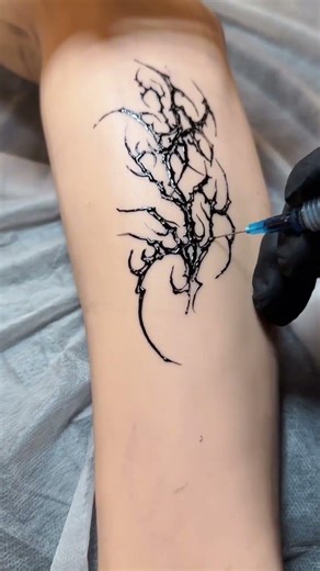 ✨ Vẽ Henna Bằng Tay – Nghệ Thuật Trên Làn Da 💫#henna #bodyart #skinpainting#graffiti