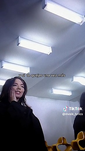 Björk - Army of Me | Pop Rock Alternativo 80s Reels Video