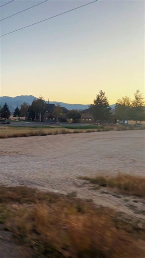 You’re thinking about making your move to Park City, Utah — but the neighborhoods each bring their own flavor. Here’s a clearer breakdown of some top picks and how to pick what fits you. • Pinebrook Quiet trails, family friendly, close to amenities but a bit tucked away. Median listing price ≈ $1.3 M. Choose it if you want consistent, peaceful mountain-living without the highest resort premium. • Jeremy Ranch Golf course views, good access to SLC, strong neighborhood feel. (Recent specific media