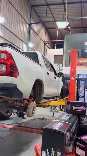 D Garage on Instagram: "Toyota Hilux | Dobinsons MRR Full Suspension Upgrade 🔧🚙 Upgraded with a complete Dobinsons MRR kit including: • MRR Monotube Remote Reservoir Shocks • Lifted Front Coil Springs • Parabolic Rear Leaf Springs • Upgraded Upper Control Arms This setup delivers improved ground clearance, better load-carrying capacity, and superior damping control on rough terrain. The addition of upper control arms ensures proper suspension geometry, maintaining steering stability and reduci