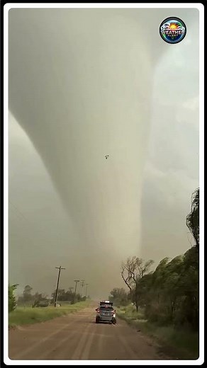 Chasers Catch Huge Tornado in Nebraska Close-Up! 🌪️😱 (Incredible Footage)