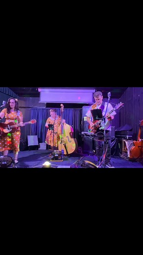 Lighthouse The Waifs cover RocknRollaBillys Maryborough Sports club 11/04/2025 | Madonna Maddie Peterson