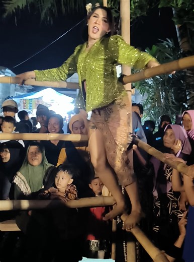 Banteng Betina Penekan: Keceriaan di Bantengan Malang