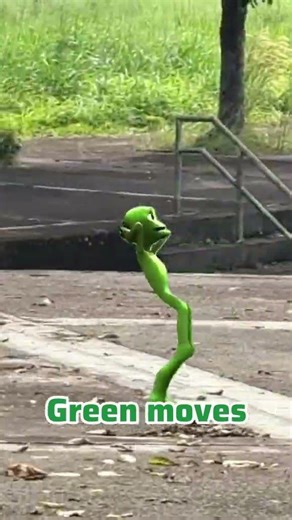 What a dancing alien in green! #dance #fun #shortvideo
