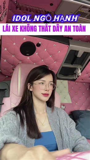 Nữ Tik Toker LáI Xe Tải Bị Xử Phạt Vì Dừng Giữa Đường