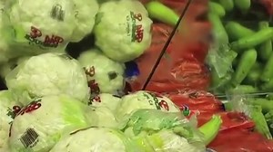 Video posted on Facebook of a mouse running through the produce section of a market in Covina triggered an investigation by the Health Department on Monday. Shopper Alejandro Rivera told KTLA he spotted a mouse running across the vegetable counter and shot video of the rodent. Rivera said he alerted a security guard who called over his supervisor and they grabbed the mouse, put it in a bag and disappeared with it. Read KTLA's story here: http://on.ktla.com/Xpd18 | KTLA 5 News