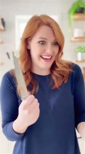 PARROT PROTESTS CUTTING HIS OWN BIRTHDAY CAKE! | Hilarious Talking Cockatoo Reaction