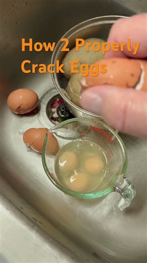 How 2 Crack your Eggs Correctly ! Get it Done ✅