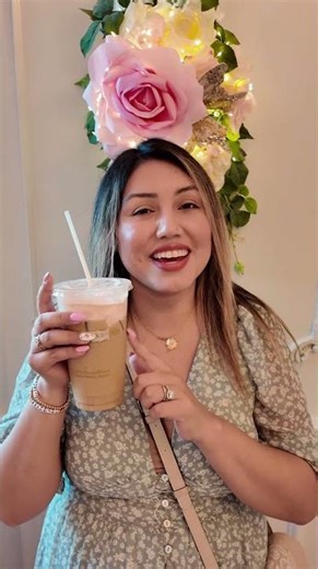 Pretty Coffee at The Cake Bake Shop #thecakebakeshop #disneyworld #disneyeats #orlandofoodie