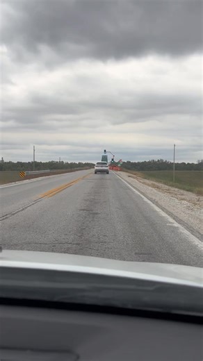 7.5K views · 40 reactions | Beardstown Ilinois Un pequeño pueblo junto al rio, lleno de historia y calma. Fundado por Tomas beard y visitado por Abraham Lincoln, sus calles aún guardan el eco de los sueños y del trabajo diario. Te gustaria que te contara la segunda parte ?? #beardstown#ilinois#Historia #Reflexion#Motivacion#Lincoln #USA#Reel | Maydelis Brito | Facebook