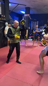 6.5K views · 506 reactions | @extremetotalfight_club Seguimi  @maxgighen • • • #mma #ufc #fighter #coach #striking #padman #pads #stage #seminario #training #trainingday #allenamento #gym #palestra #video #virale #virales #boxe #kickboxing #pugilato #kick #maestro | PRO EVOLUTION FIGHT | sport da combattimento | Facebook