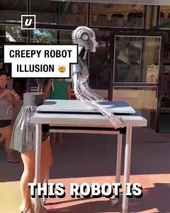 32M views · 25K reactions | The crowd is wondering how this visual magic trick works 烙 勞 | UNILAD | Facebook