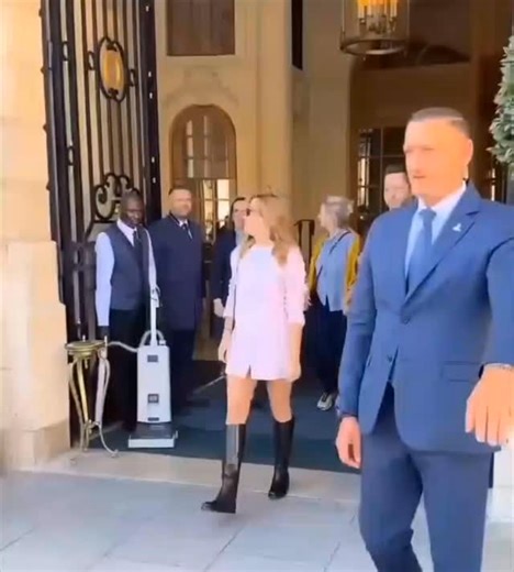 Emma Watson's Academy on Instagram: "#New Emma Watson in Paris for the Fashion Week 📍 Paris, France 📆 October 5th,2025 🏷️#emmawatson #emmacharlotteduerrewatson #emmawatsonfanpage #emmawatsonacademy #emmawatsonfan #emmawatsonfans #emmawatsonislove #emmawatsonlover #emmawatsonlove #emmawatsonupdates #emmawatsonupdate #emmawatsonnews #emmawatsonnew"