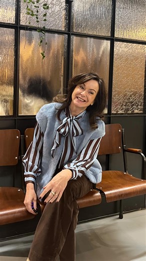 22 reactions · 4 comments | 冀癩冀This blouse 殺 New and So nice癩冀癩 #comofashioncode07 #fashion #shoplokaal #damesmode #instamood #blouse #womeninbusiness | Como Fashion Code 07 | Facebook