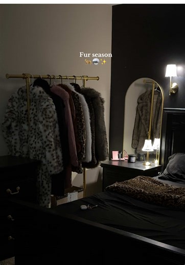 Ladies It’s officially fur season 🐆 #coat #furseason #furcoat #fashion #fallfashion