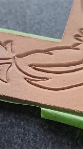 For some reason these feather videos do a lot better than my other videos. So here's another one! I do really enjoy feathers. #caleatherwork #madebyhand #leathertok #leatherart #leathercraft