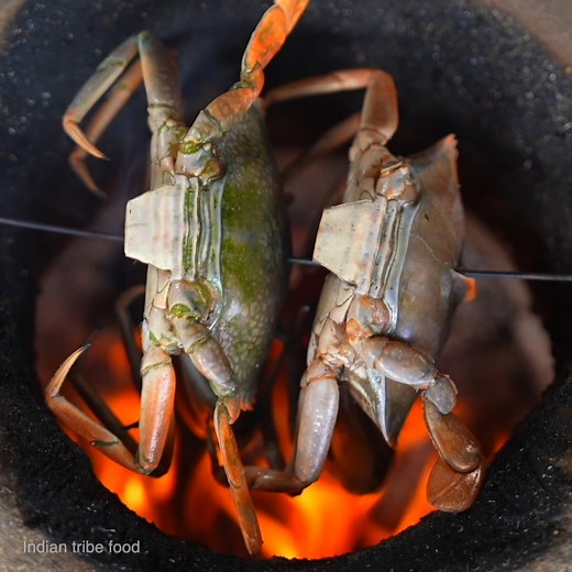 Sea Crab Roasting recipe | primitive style cooking #pageviralシ゚ #videoreelsシ #facebookreel #old #primitive | Indian tribe food