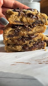 NYC Chocolate Chip Cookies These bakery style thick cookies have slightly crisp edges, a chewy gooey center and packed with melted chocolate in every bite! This recipe is without eggs and can be made dairy-free🍪🍫 ✨Type “cookies” to get the full recipe sent directly to your DMs 💌, or visit my blog at Pastrybysaloni.com and search for NYC Chocolate Chip Cookies 🍪 ✨✨✨ #chocolate #chocolatechip #nyccookies #levaincookierecipe | Pastrybysaloni