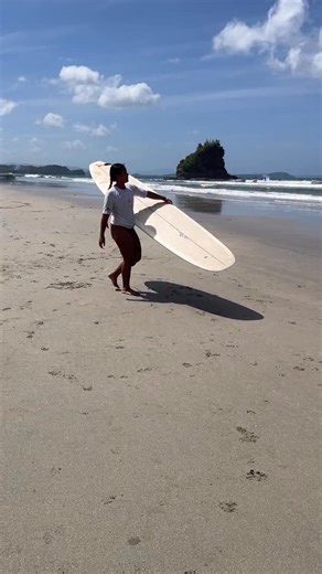 Surfista Coach & Mama in Siargao Island, Philippines on Instagram: "Snippets from the @sanvicsurffest National Competition where @alingagudo from Siargao won CHAMPION for the women’s division and I am beyond proud of her. A busy, tired mom who kept going strong and competing like a true pro ❤️💪🏾 The male longboarders were amazing to watch too, but what truly stole my heart was the @gromrevival Competition. And yes, I am always extra excited when I see young surfer girls charging 🌊 Lilo from S