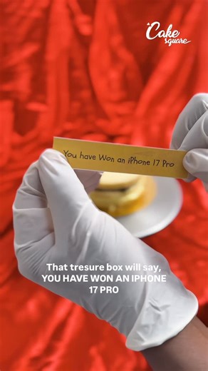 Cake Square ™ | Customized Cakes for you on Instagram: "Cake Square New Year Gift 🎁🍰 | A Sweet Surprise to Begin 2026 This New Year, celebrate with something more than just a cake. Our Cake Square New Year Gift comes in ½ kg and 1 kg cakes, and one lucky cake hides a special treasure inside. ✨ Every slice is baked with love, premium ingredients, and a little New Year magic. Cut the cake, share the joy, and you might just uncover the surprise that makes this New Year unforgettable. 📍 Available