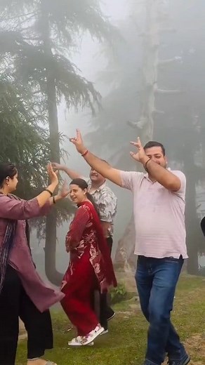 489K views · 18K reactions | 7 tottay dogri song || Most viral dance | Pahadi Swar | Facebook