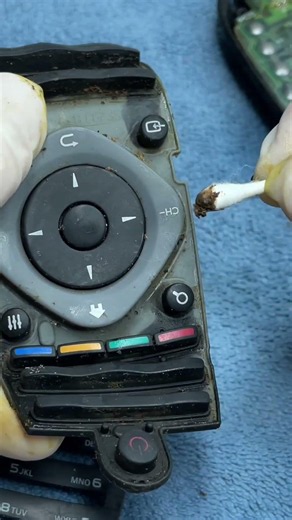 This is why your device deserves a proper clean #satisfying #cleaning
