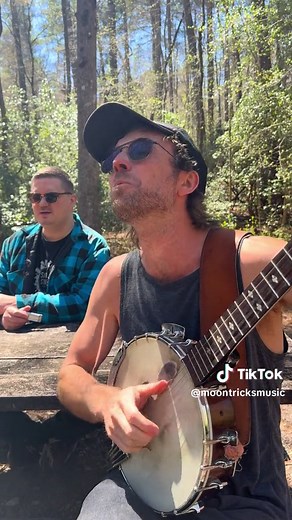 'Wood for the Trees’ w/ Will Evans in the forests of Georgia 🌳🎶😎 #livemusic #acousticmusic #moontricks #banjo #harmonica #acousticguitar #performance