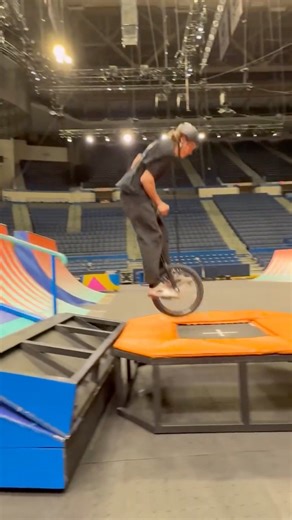 trampoline flip by Mimo Seedler | People Are Awesome