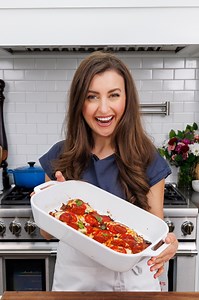 311K views · 2.7K reactions | If You Love Pizza & Chicken But Without the Carbs, This is For You! (So Delicious) RECIPE: https://natashaskitchen.com/pizza-chicken-recipe/ | NatashasKitchen.com | Facebook