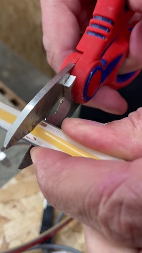 IDC to Robus LED Strip #electrical #electric #electricians #electrician #tools #sparkylife #toptips #lighting #led #ledstriplights #ip #ip67 #lights