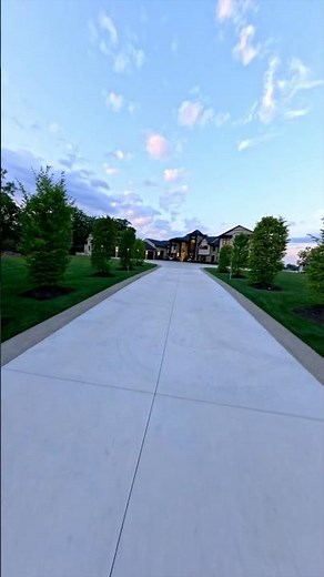 Mind-Blowing Lakefront Property Unveiled!