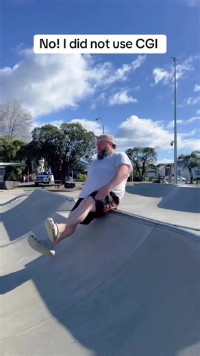 Fake Parkour 😂😂😂 #bigguy #traning #funny #parkour #bigguyparkour | big dude