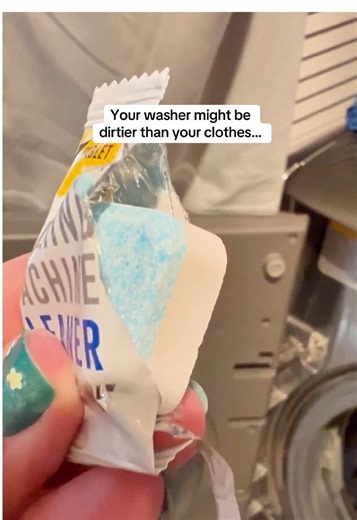 ACTIVE Washing Machine Cleaner deep cleans, deodorizes, and refreshes your washer with easy-to-use tablets. A simple upgrade for fresher, cleaner laundry every time.