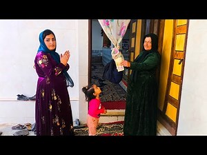 Financial aid and shelter for a homeless pregnant mother by a generous woman