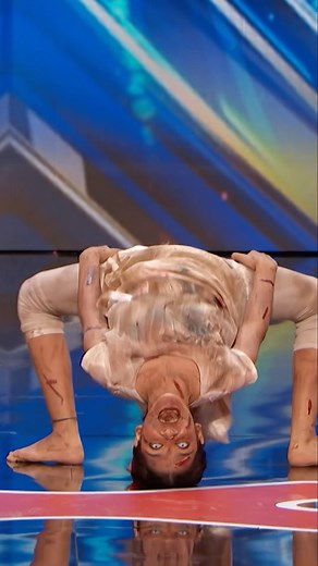 3.7M views · 133K reactions | 履‍♀️This zombie contortionist is TERRIFYINGLY TALENTED!  Don’t miss more spine-tingling acts on @AGT Season 20, premiering May 27 on @NBC! ✨ #AGTauditions | AGT Auditions | Facebook