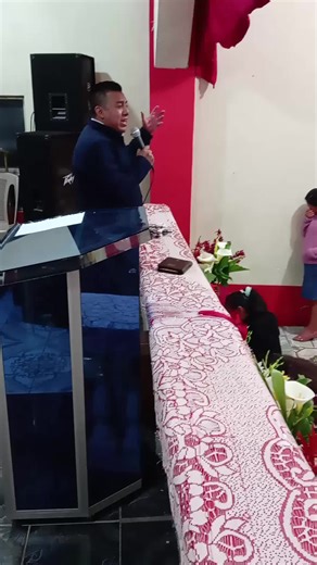 #pastor Israel Camey 🎤🎤 adorando con pasión 📽️📽️