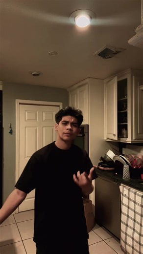 Two damn phones #fyp #4u #blowthisup