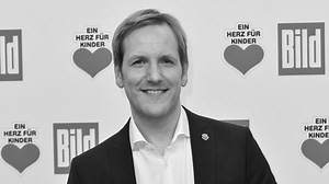 Große Trauer! Er wurde nur 47 Jahre alt und hinterlässt drei Kinder: Der einstige "Frühstücksfernsehen"-Moderator Jan Hahn ist gestorben | Promiflash