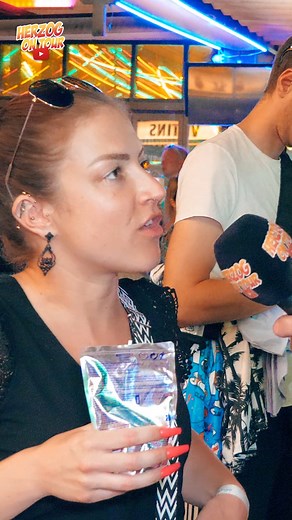 970K views · 5.6K reactions | Dreier? Vierer!!  #herzogtv #herzogontour #straßenumfrage #interview #mallorca #ballermann #bierkönig #malle #dreier #vierer #erfahrung #pärchen #couple | Herzog TV | Facebook