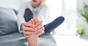 Pied gonflé : les différentes causes possibles et comment se soulager