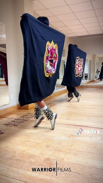 Ensayo de Danza Folklórica en San Juan Nuevo