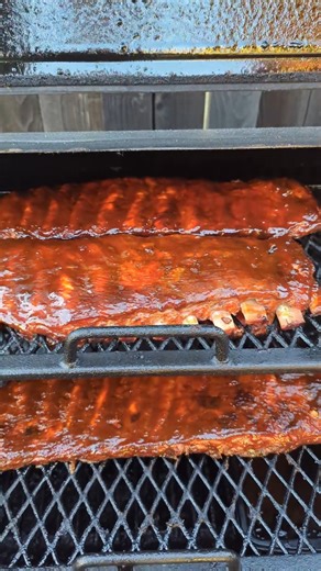 60 reactions · 11 comments | Bringing the heat and the flavor with these 3-2-1 Method Smoked Spareribs  @ales.n.tails Need recipe ideas? https://www.chargriller.com/blogs/recipes/perfect-ribs-3-2-1-method-on-the-dakota-offset-smoker | Char-Griller | Facebook