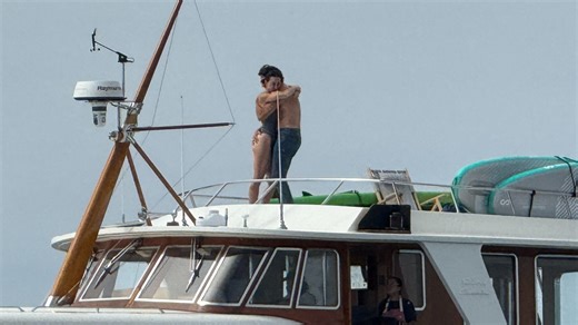 Katy Perry and Justin Trudeau spotted kissing on a yacht and fans spot one detail