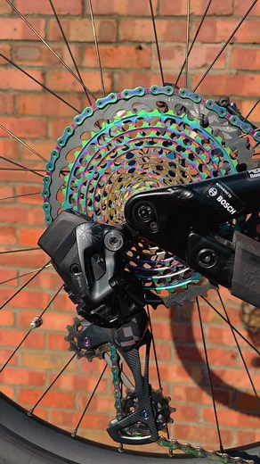 Now that was smooooth 🤯😎. #electronicshifting #srameagle #asmr SRAM MTB SRAM | Tredz